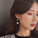 韓國熱賣🇰🇷閃石心心不對稱耳環 (24/10截 預計11月中旬)