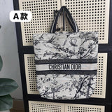 批發價-Dior Cruise 2026 VIP 年度會員專屬禮遇 —— Roma Theatrum Mundi 限量帆布袋 (29/6截 預計7月下旬)