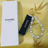 CHANEL2025專櫃正品💯絲帶及吊飾DIY珍珠水晶鑰匙扣🎁連原裝白盒🎁 (23/11截 預計12月中旬)